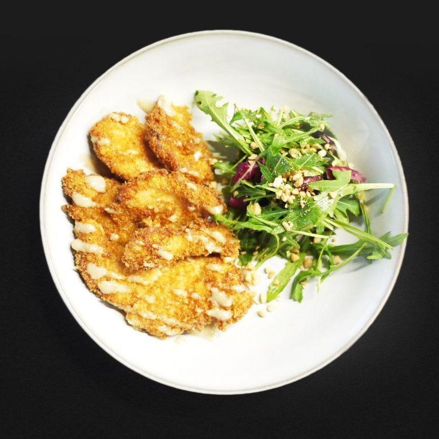 Стрипсы куриные в ореховом соусе